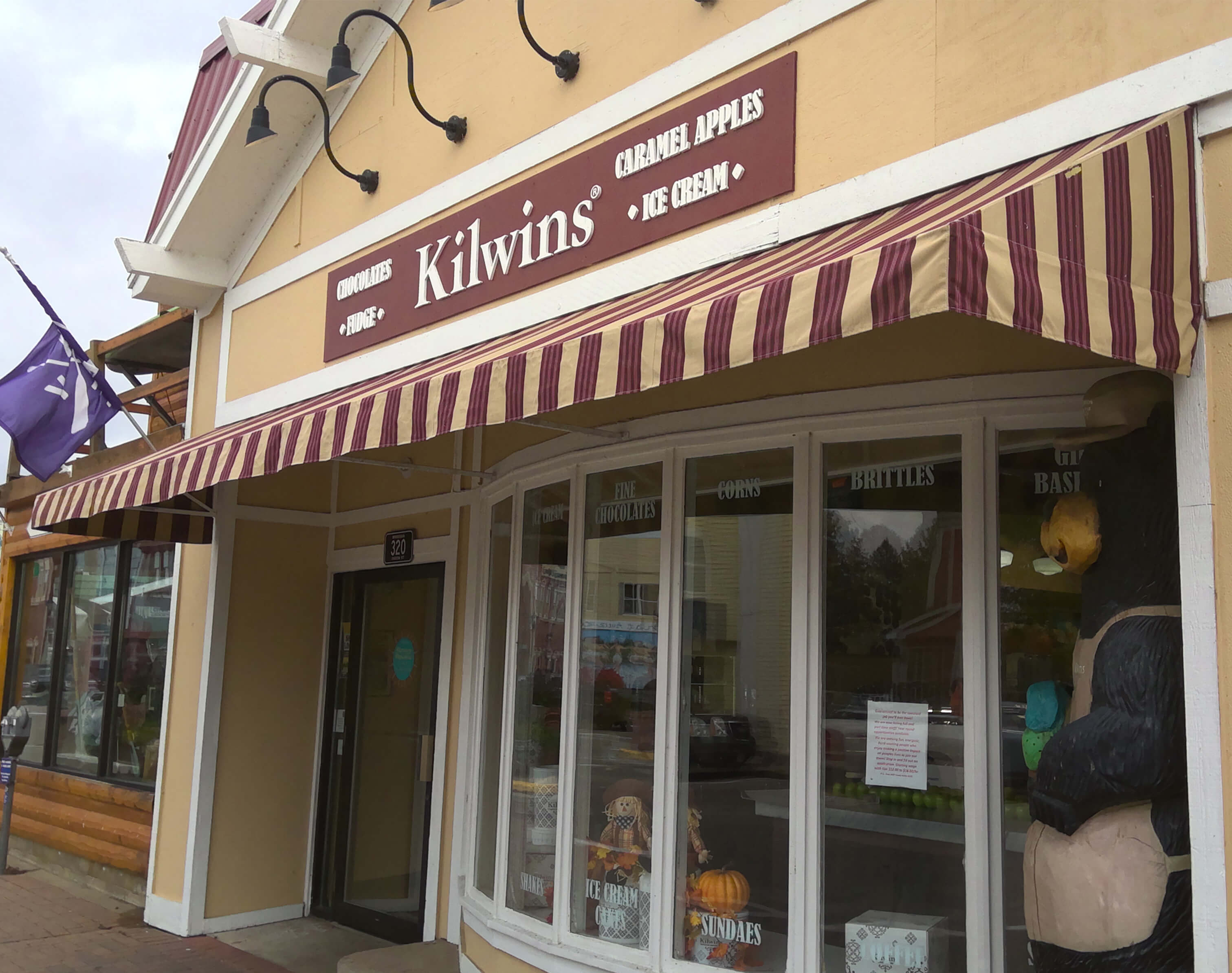 Minocqua Storefront View