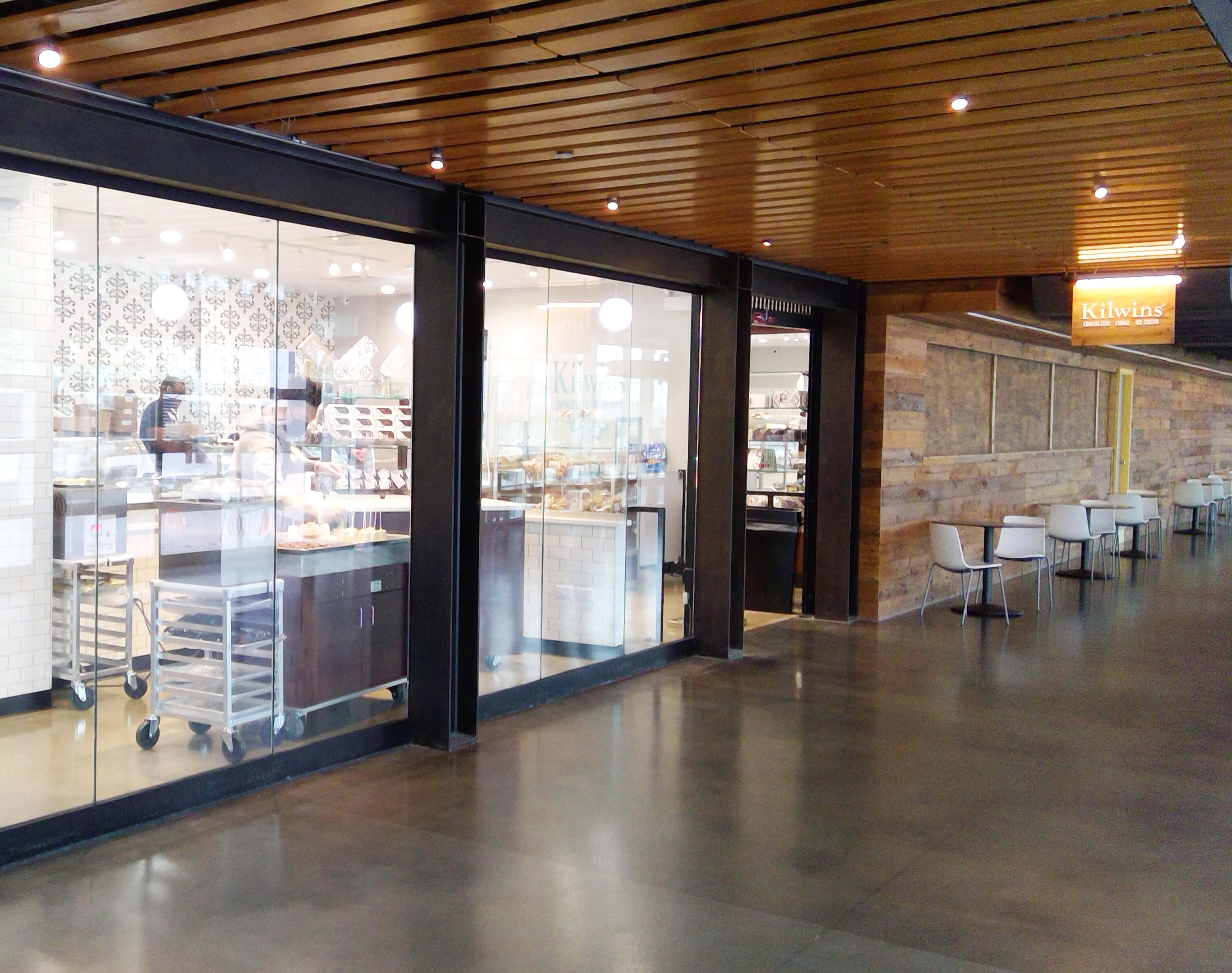 Chicago Navy Pier Storefront View