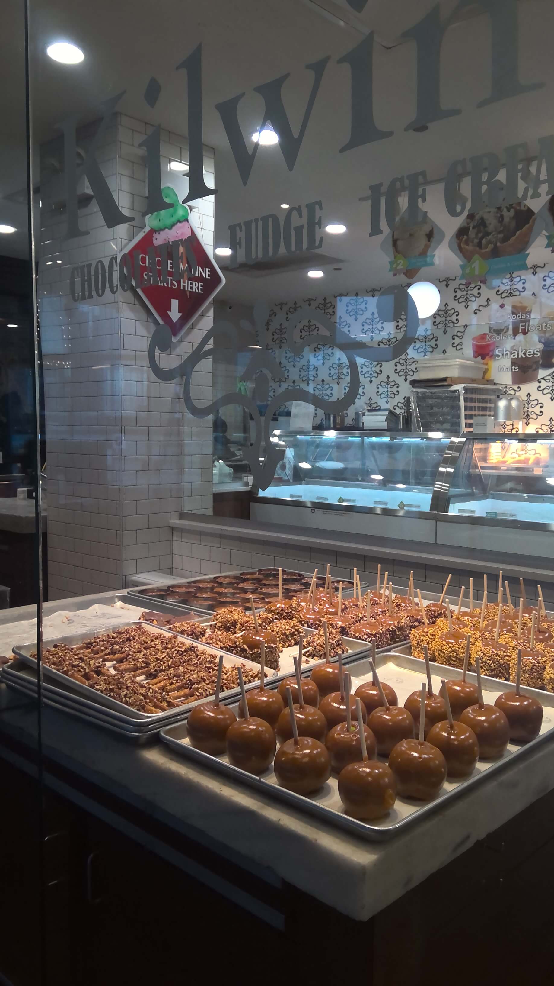 Chicago Navy Pier Tray of Caramel Apples