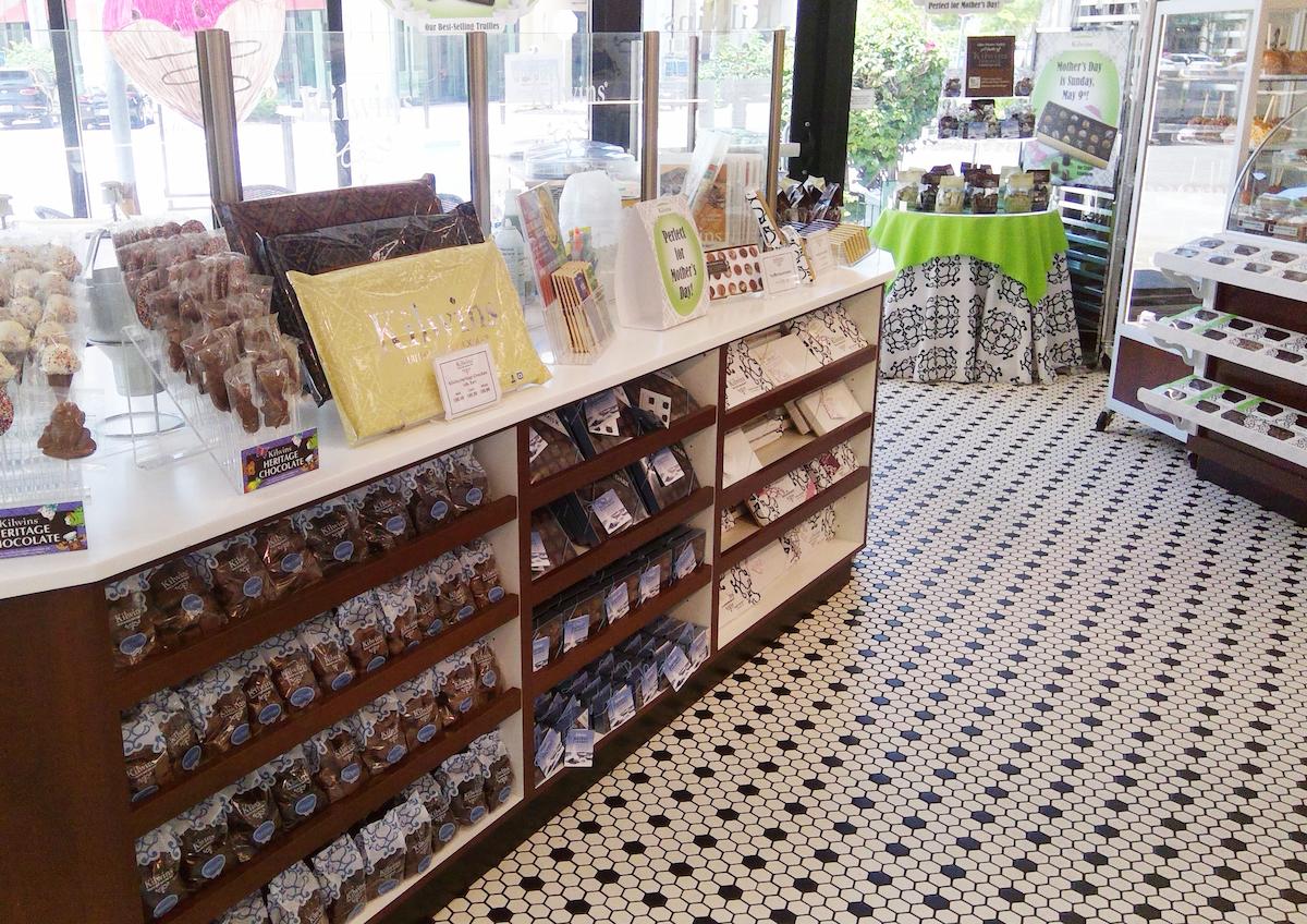 Naples Mercato Store Interior