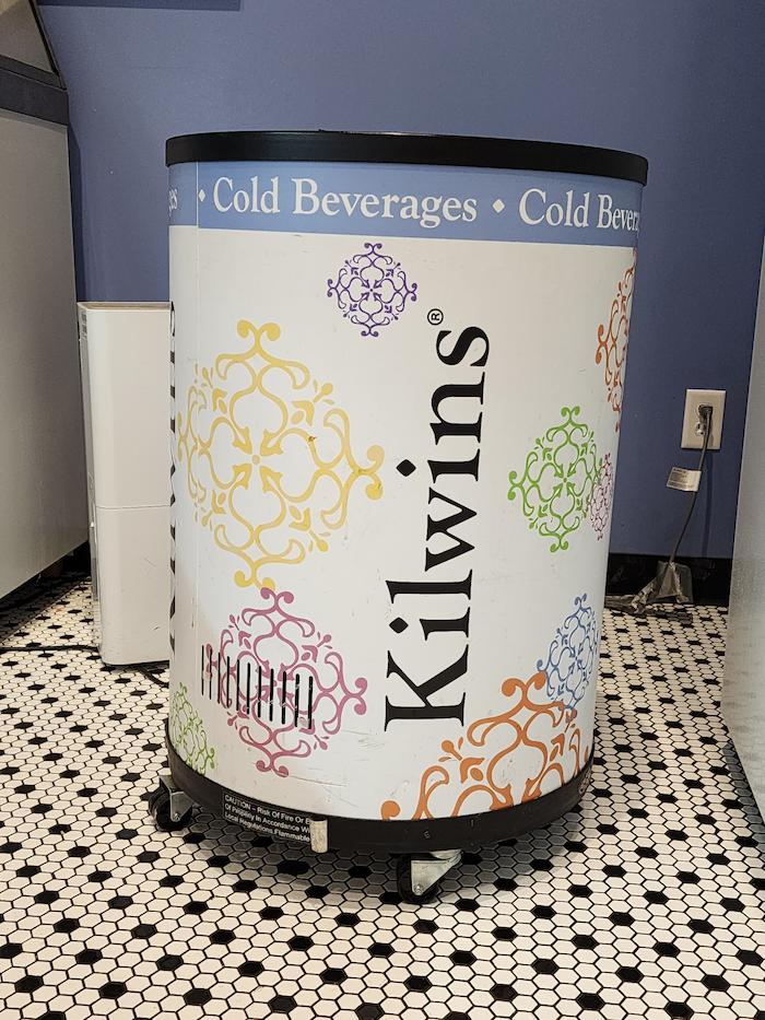 Kilwins Cold Beverages Cooler